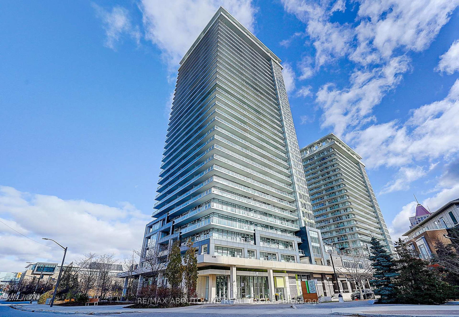360-square-one-drive-mississauga-ontario-w12889406