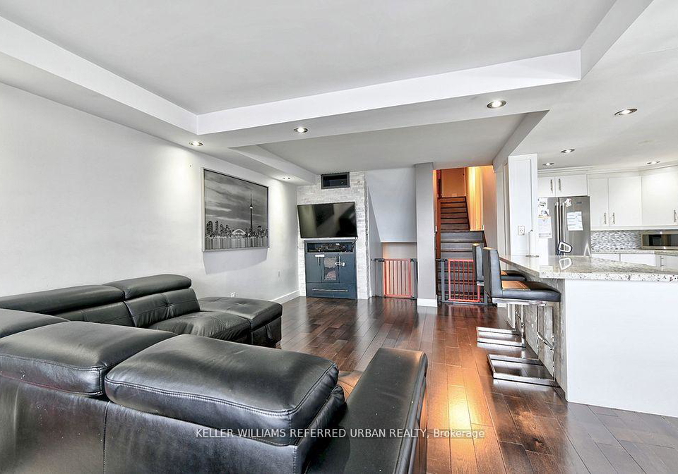 11-wincott-drive-etobicoke-ontario-w12889594