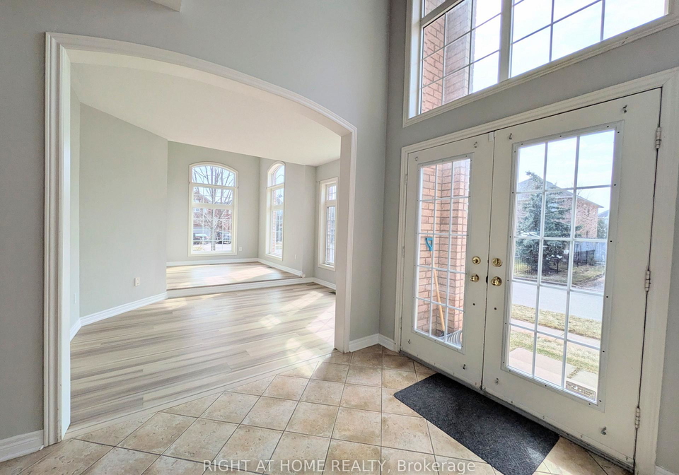 387-grovehill-road-oakville-ontario-w12889966