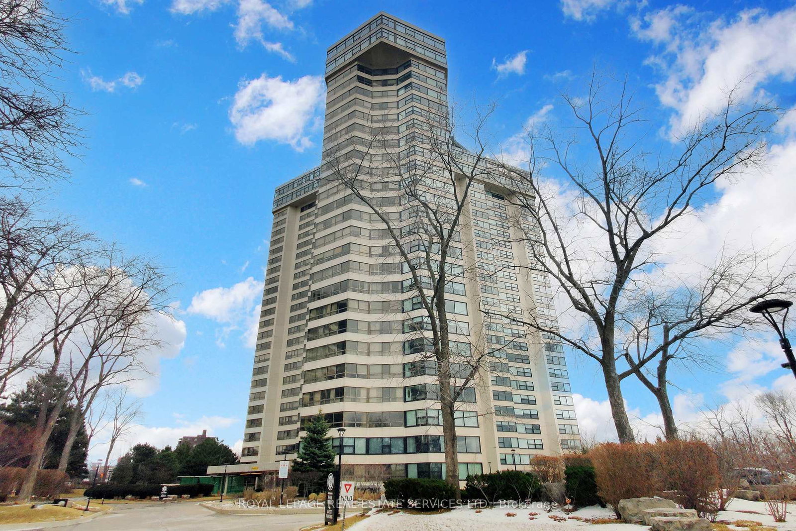 1300-bloor-street-mississauga-ontario-w12890344