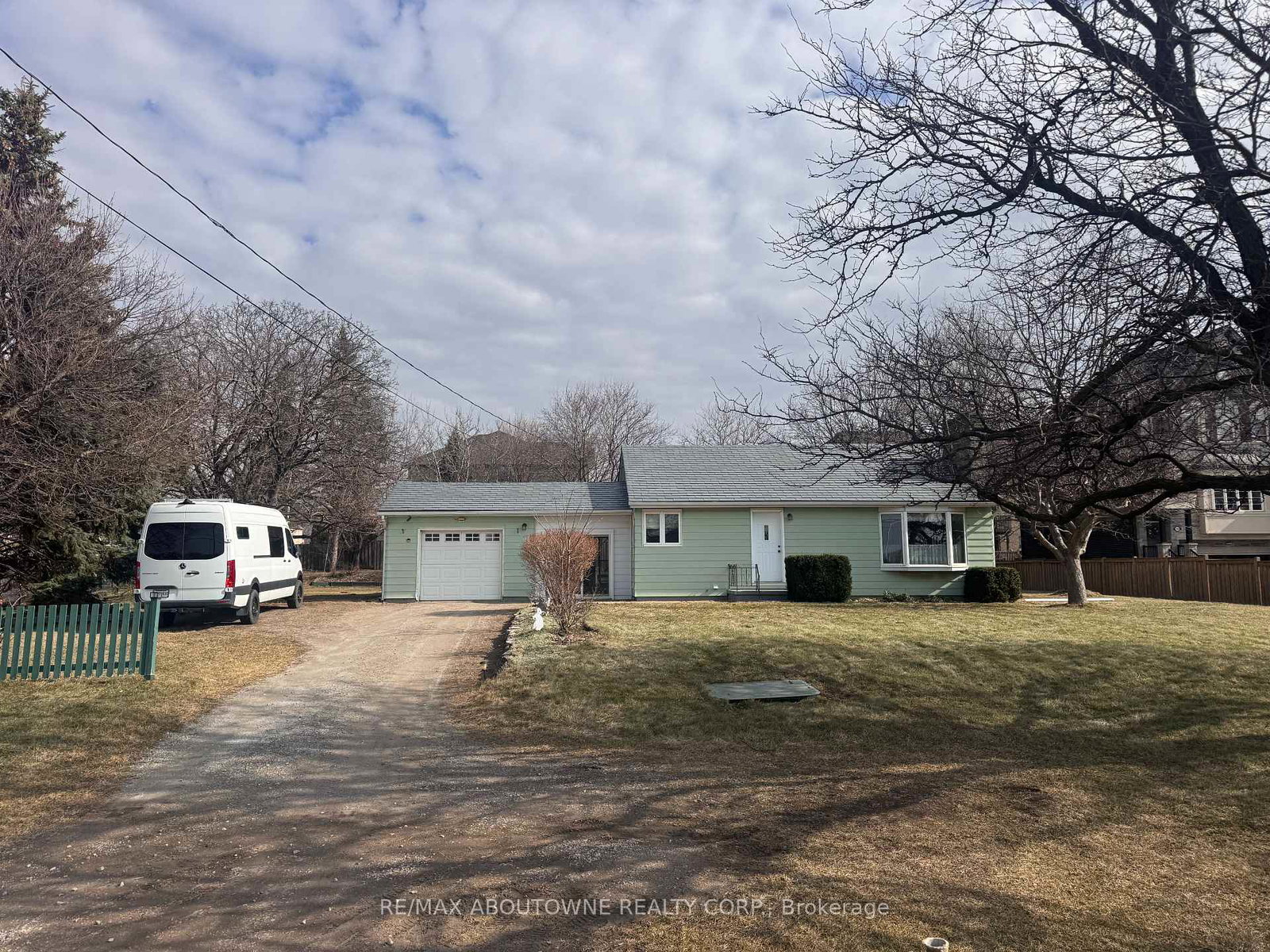 2317-khalsa-gate-oakville-ontario-w12890634