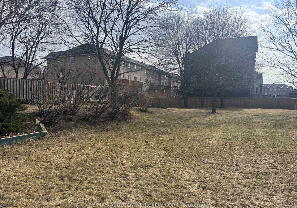 2317-khalsa-gate-oakville-ontario-w12890634
