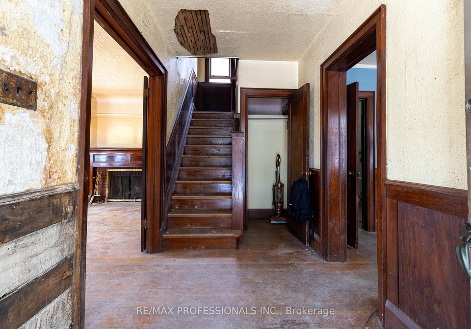 60-dennis-avenue-north-york-ontario-w12891192