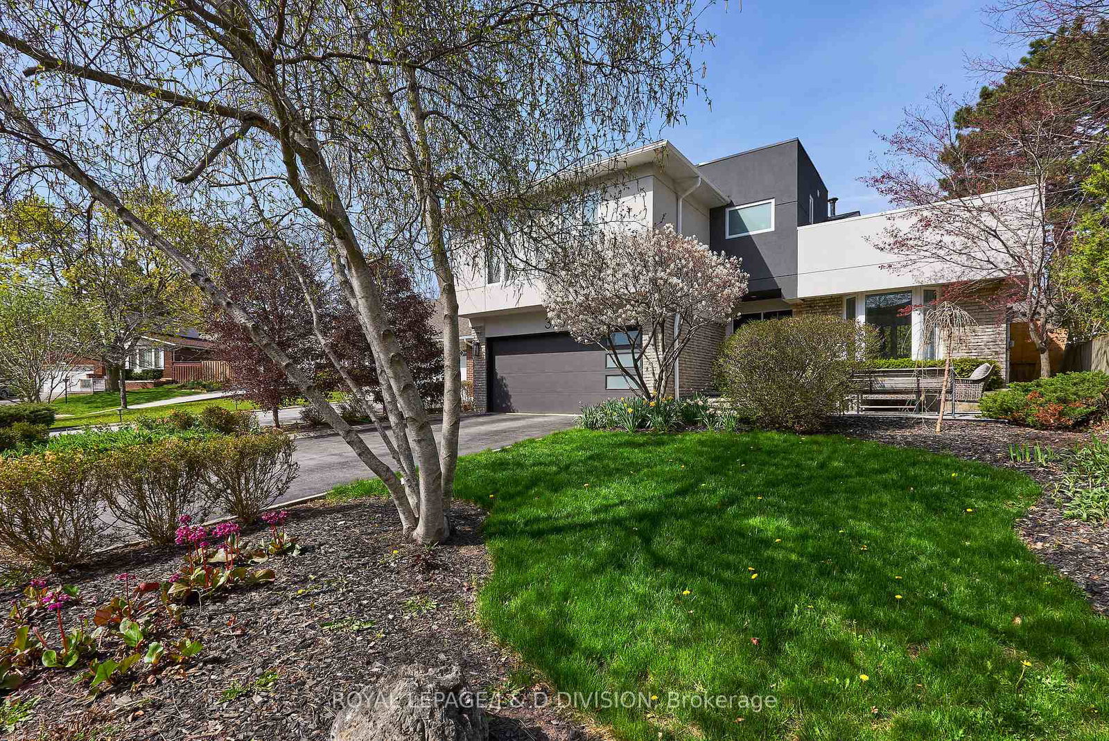 365-lynn-place-oakville-ontario-w12892130