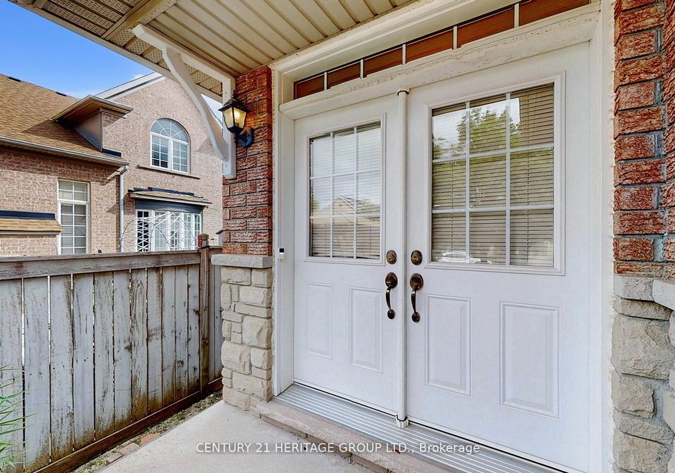 4-sunnyvale-gate-brampton-ontario-w12892932