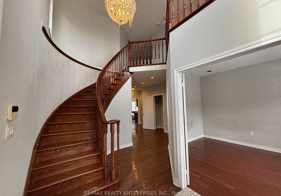 5914-long-valley-road-mississauga-ontario-w12893280
