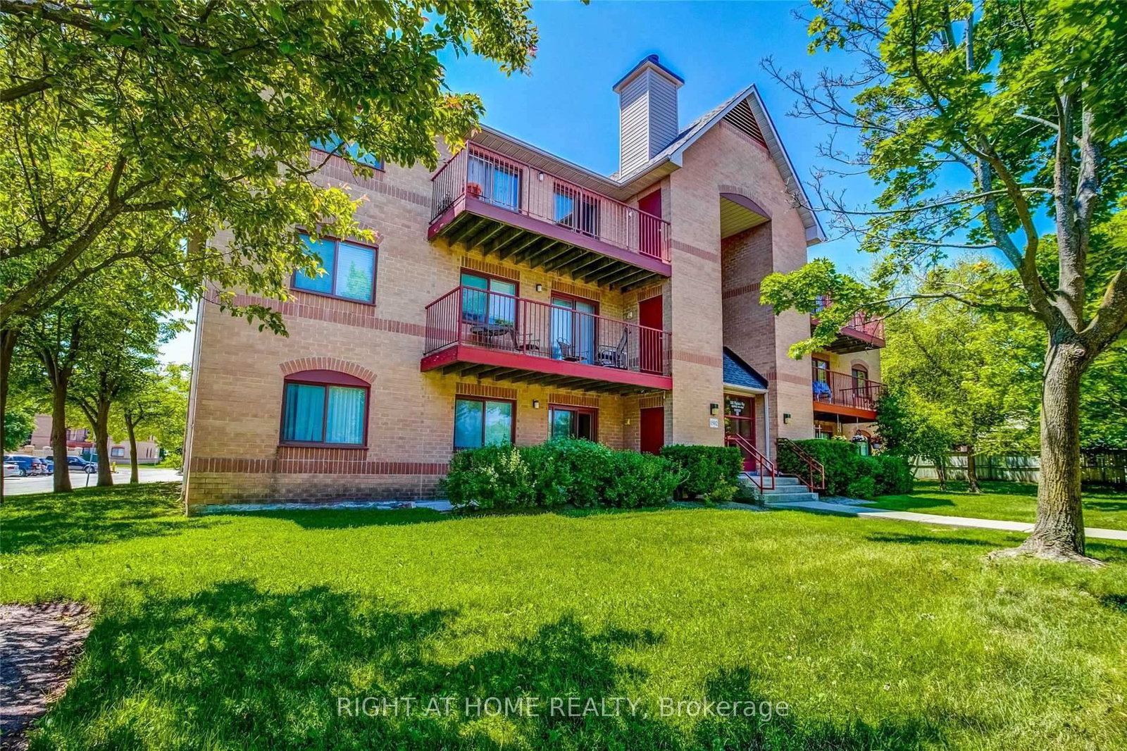 1498-pilgrims-way-oakville-ontario-w12893478