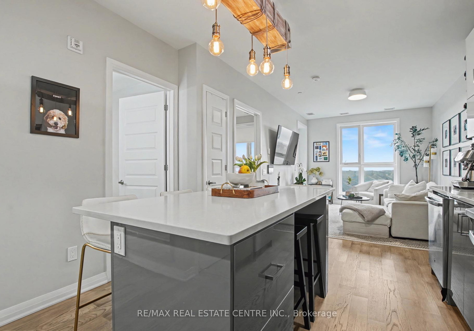 95-dundas-street-w-oakville-ontario-w12893834