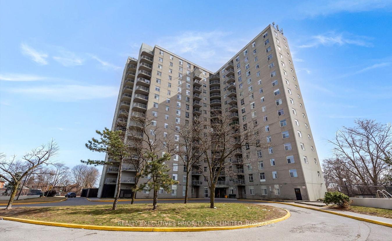 3559-eglinton-avenue-w-north-york-ontario-w12894284