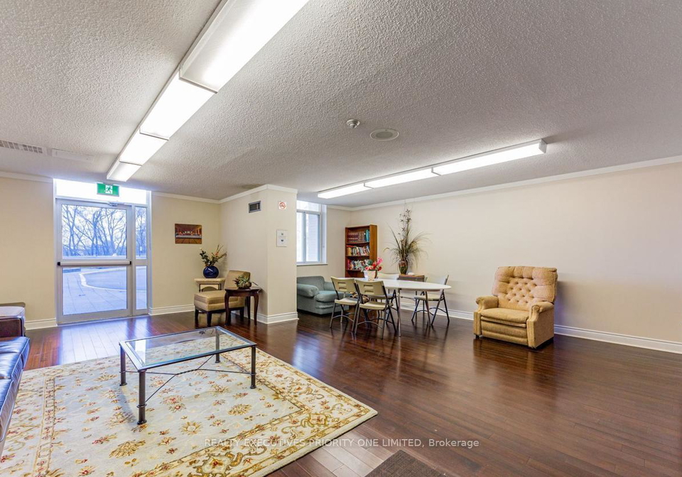 3559-eglinton-avenue-w-north-york-ontario-w12894284