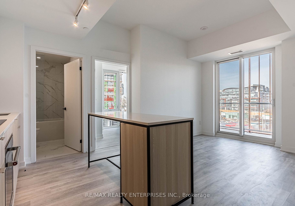 220-missinnihe-way-mississauga-ontario-w12894722