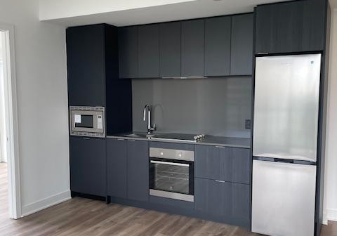 86-dundas-street-e-mississauga-ontario-w12895402