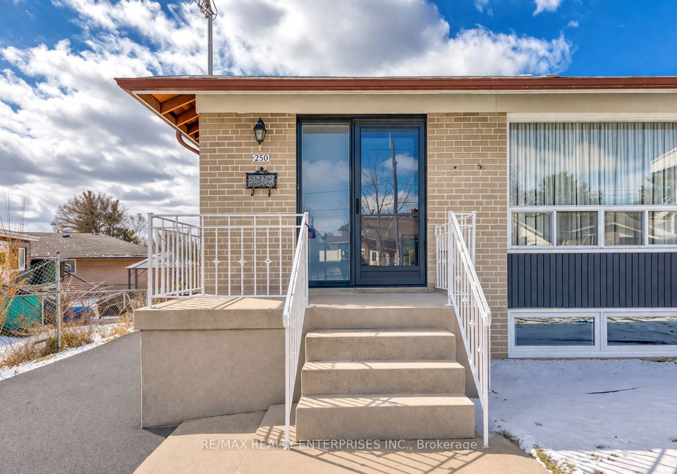 250-verobeach-boulevard-york-ontario-w12895654