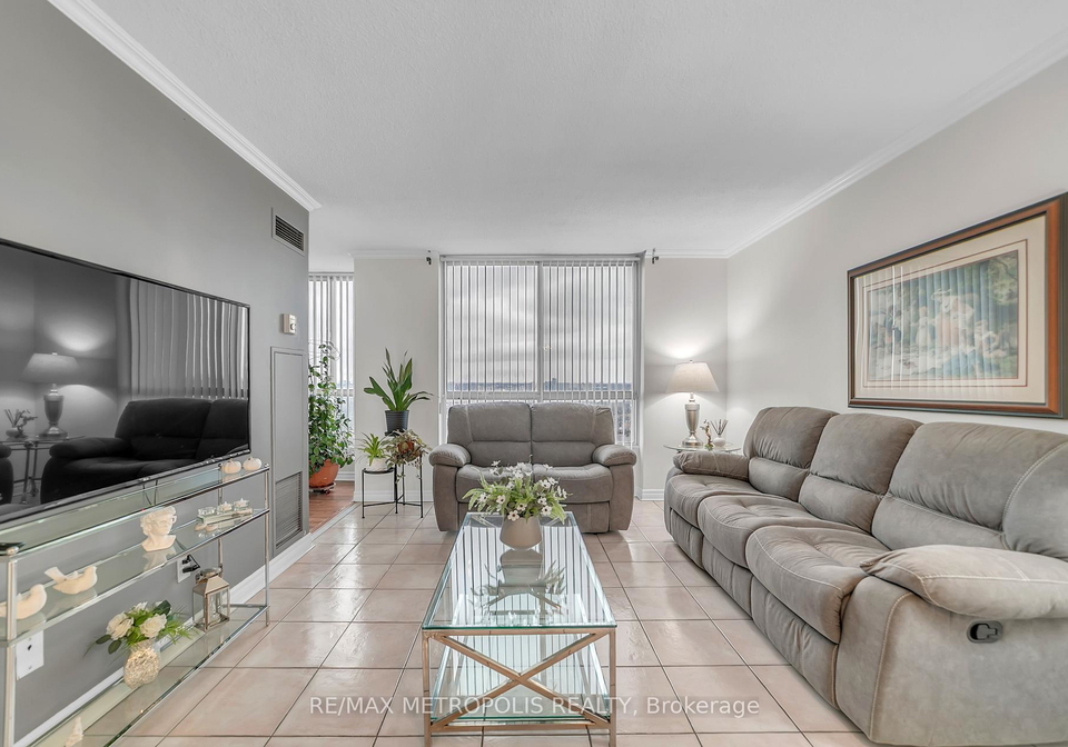 2470-eglinton-avenue-w-north-york-ontario-w12895800