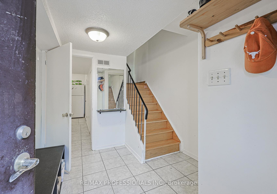 24-permfield-path-etobicoke-ontario-w12896148
