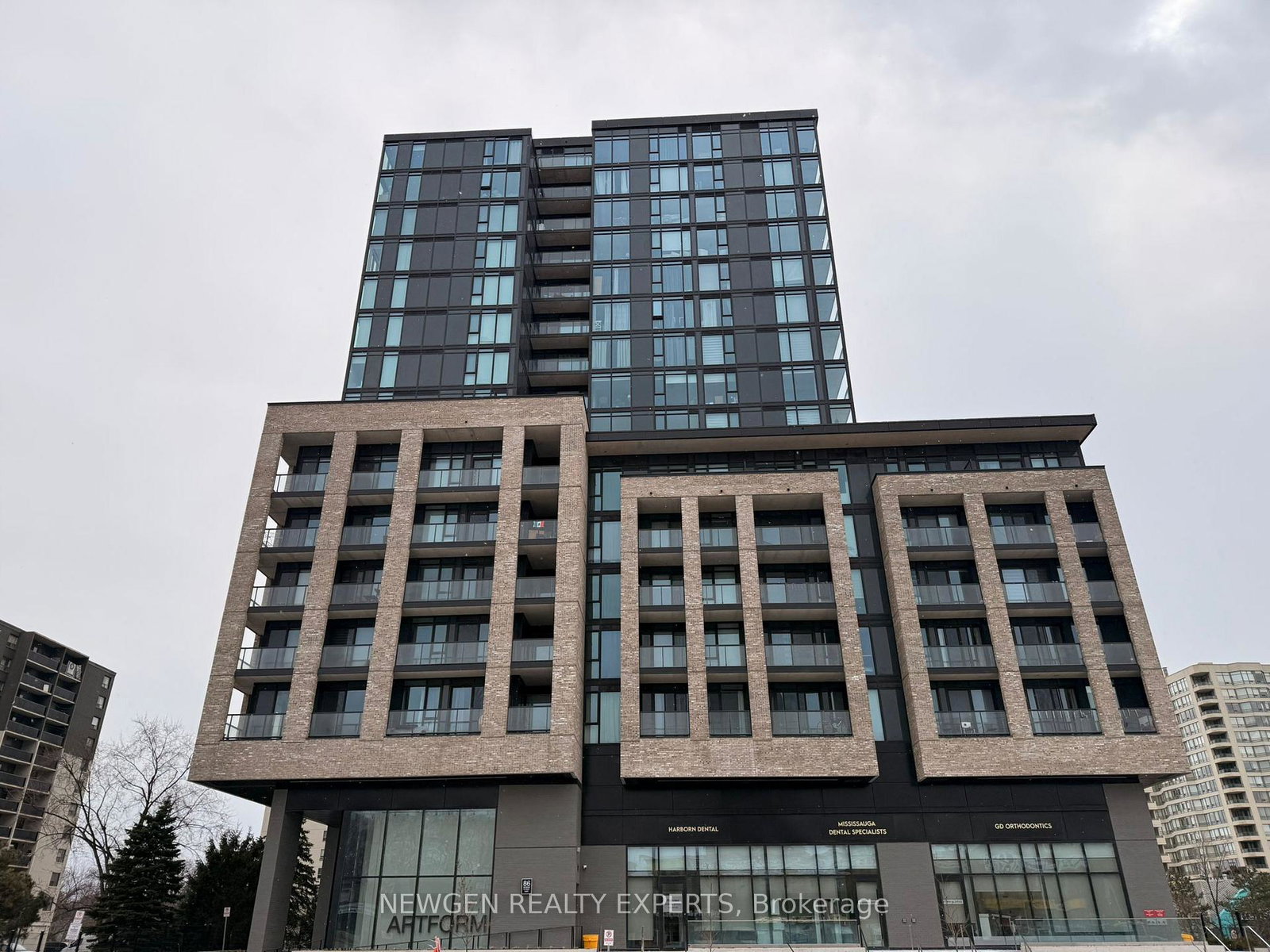 86-dundas-street-e-mississauga-ontario-w12896352