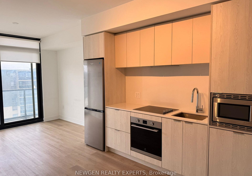 86-dundas-street-e-mississauga-ontario-w12896352