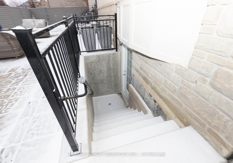 132-bloomsbury-avenue-brampton-ontario-w12896622