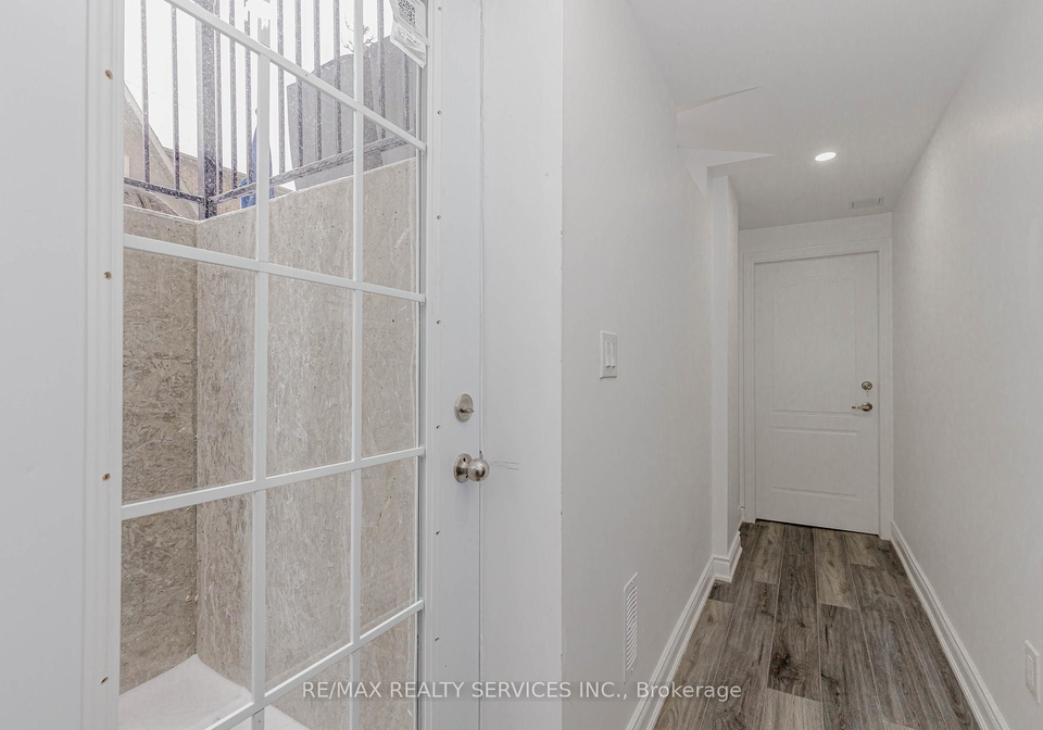132-bloomsbury-avenue-brampton-ontario-w12896622