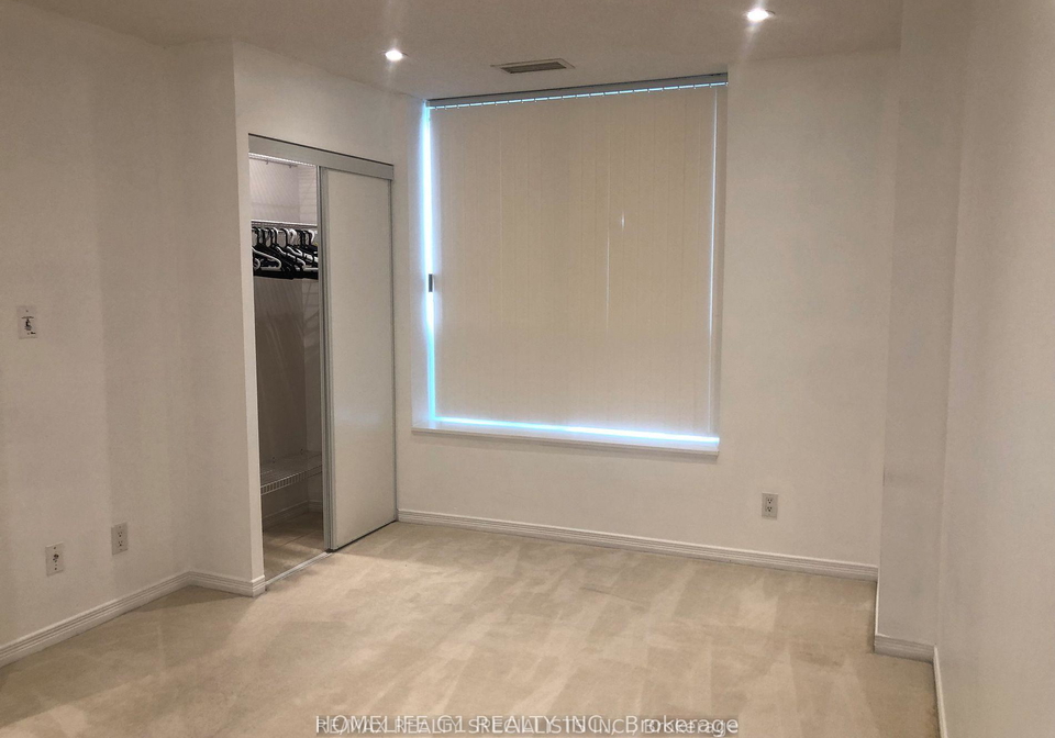 4889-kimbermount-avenue-mississauga-ontario-w12896882