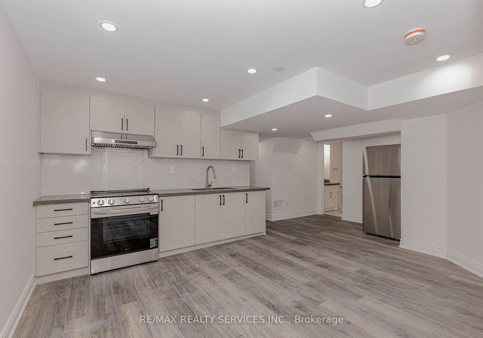132-bloomsbury-avenue-brampton-ontario-w12897232