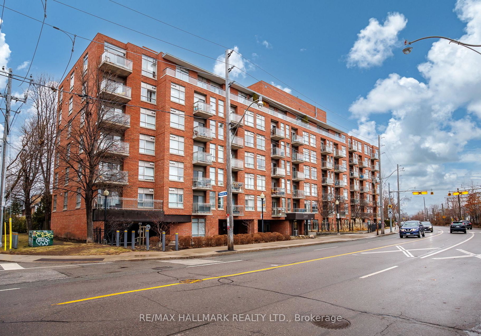 2495-dundas-street-w-toronto-ontario-w12897698