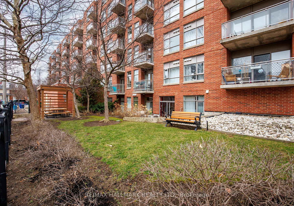 2495-dundas-street-w-toronto-ontario-w12897698