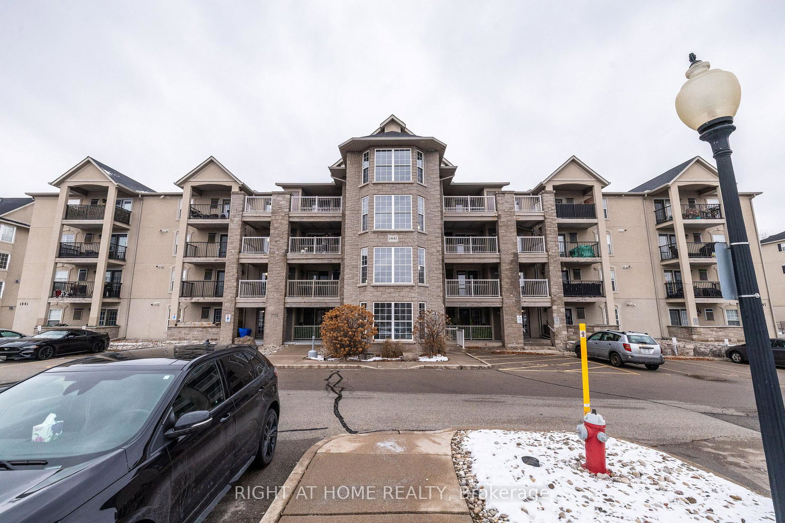 1441-walkers-line-burlington-ontario-w12898188