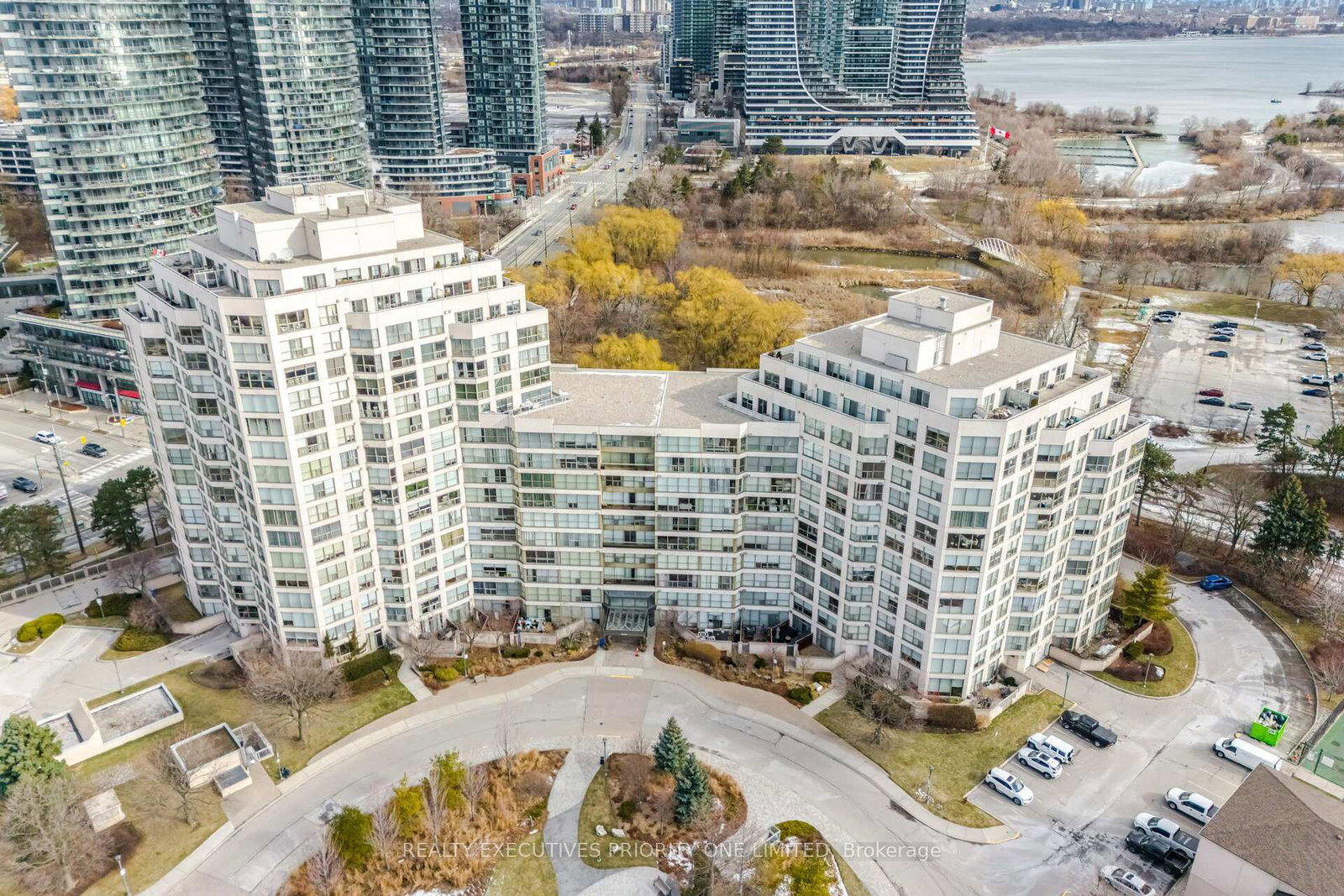 2261-lake-shore-boulevard-w-etobicoke-ontario-w12898266