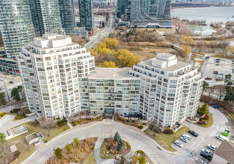 2261-lake-shore-boulevard-w-etobicoke-ontario-w12898266