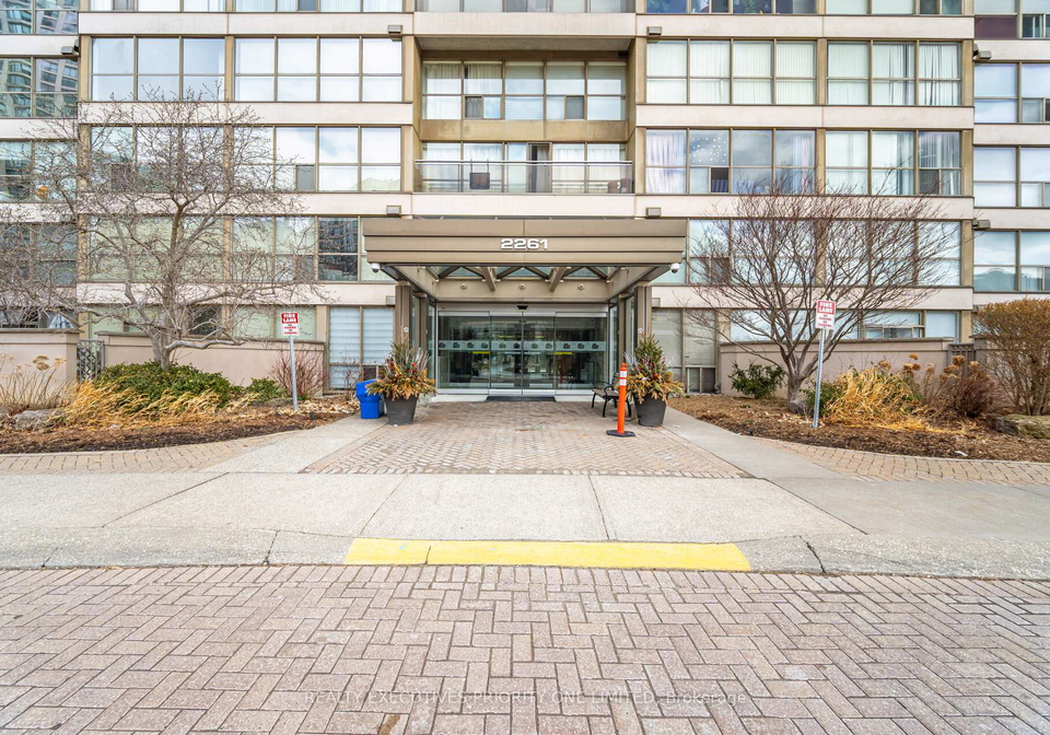 2261-lake-shore-boulevard-w-etobicoke-ontario-w12898266
