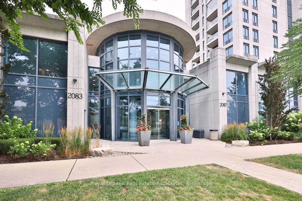 2083-lakeshore-boulevard-w-etobicoke-ontario-w12898658
