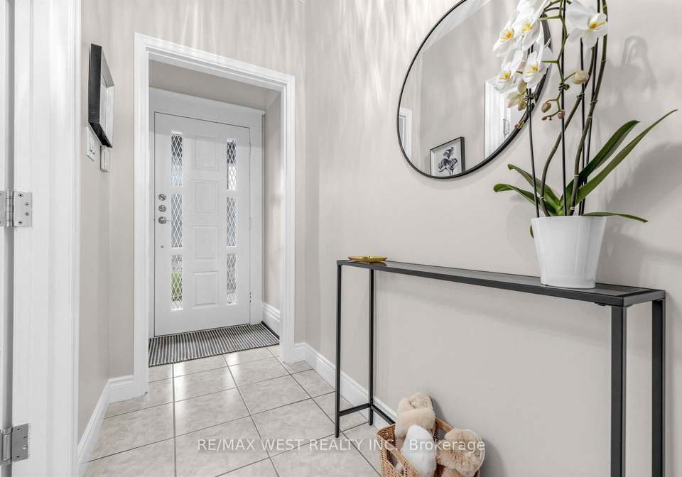 746-gladstone-avenue-toronto-ontario-w12898752