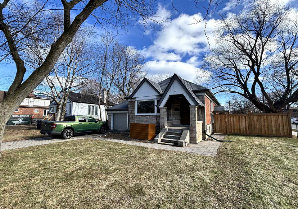 41-ash-crescent-etobicoke-ontario-w12898800