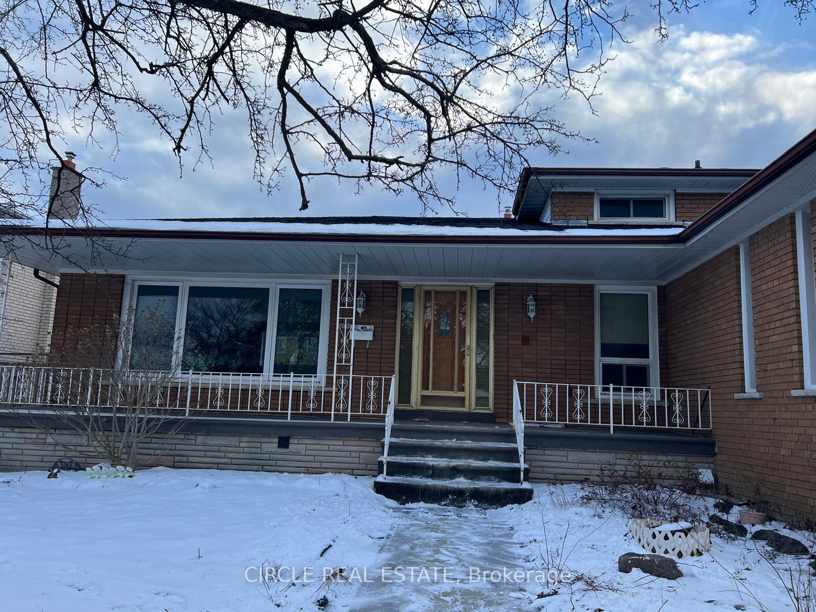 3592-swirlingleaves-crescent-mississauga-ontario-w12899516