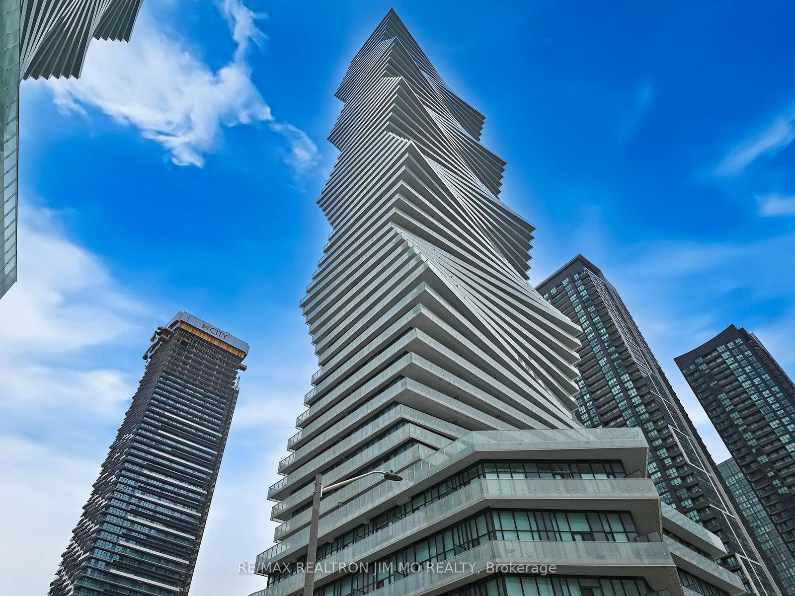 3900-confederation-parkway-mississauga-ontario-w12899772