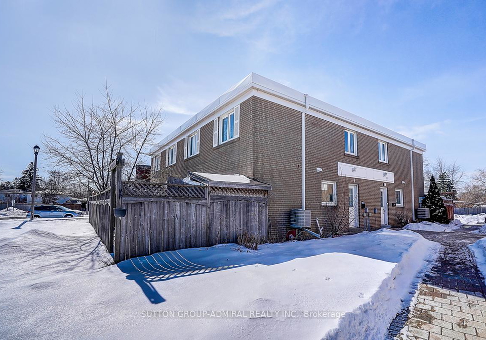 7-town-house-crescent-brampton-ontario-w12900466