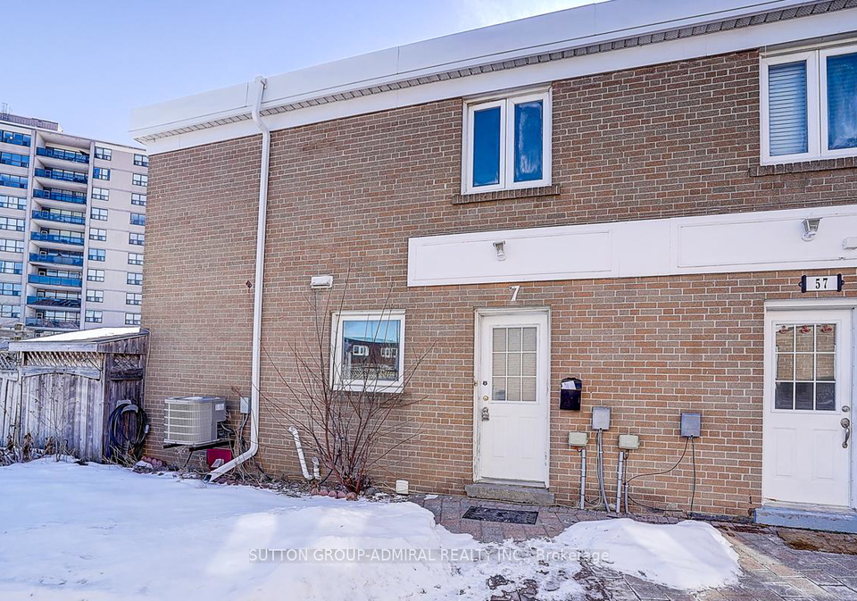 7-town-house-crescent-brampton-ontario-w12900466