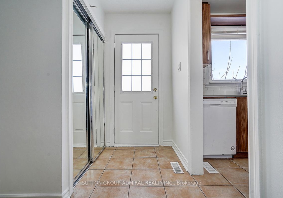 7-town-house-crescent-brampton-ontario-w12900466