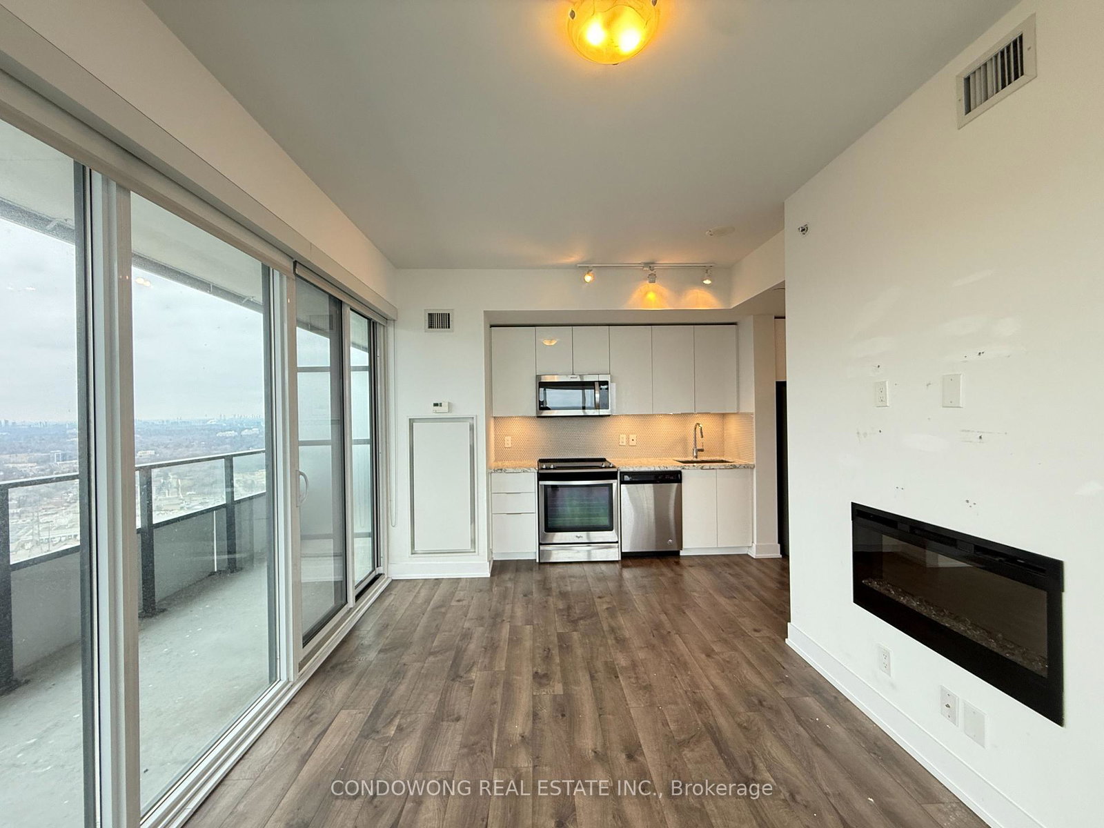 30-shore-breeze-drive-etobicoke-ontario-w12900738