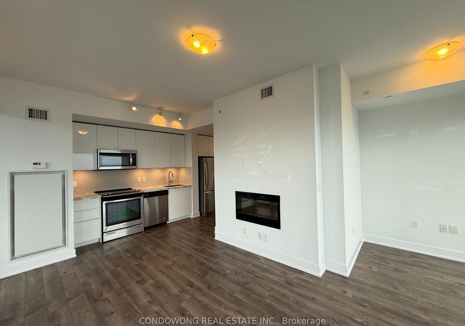30-shore-breeze-drive-etobicoke-ontario-w12900738