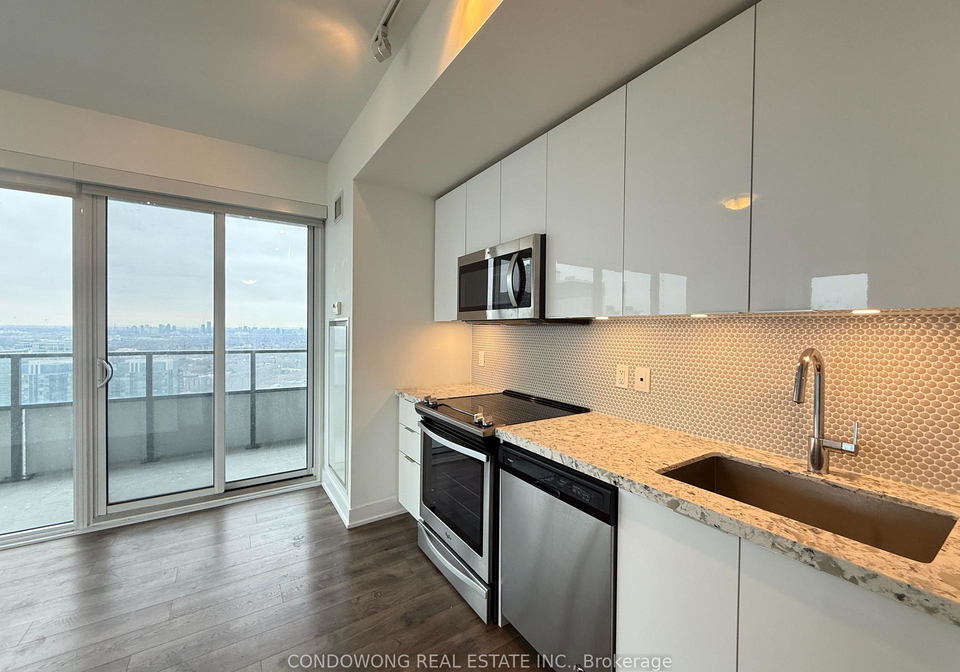 30-shore-breeze-drive-etobicoke-ontario-w12900738