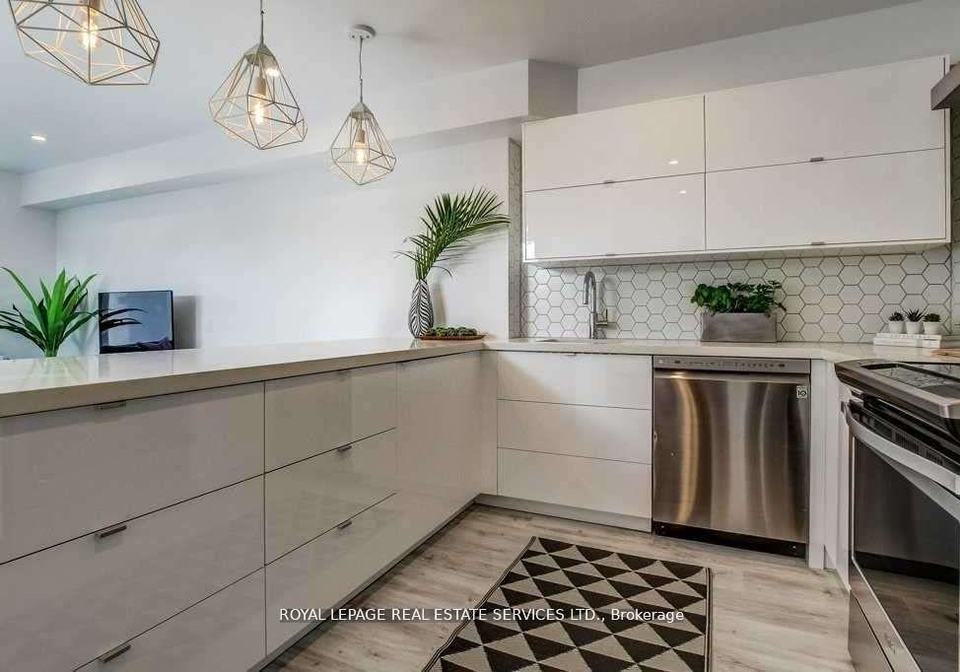 6-florence-crescent-toronto-ontario-w12900880
