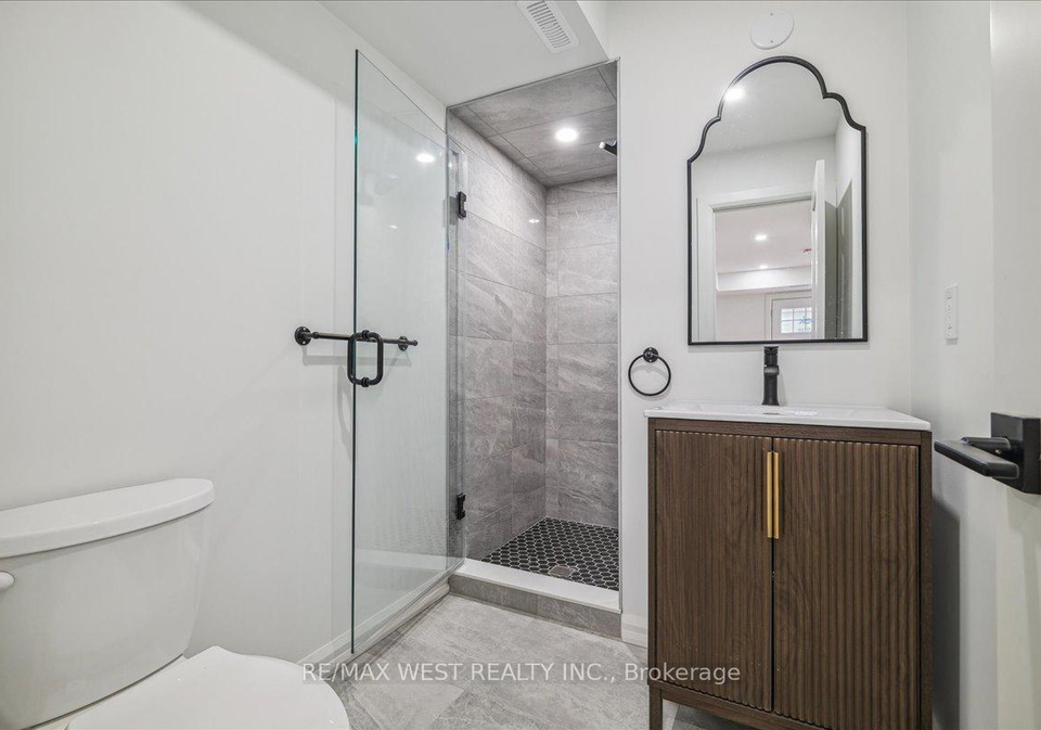 202-perth-avenue-toronto-ontario-w12901178