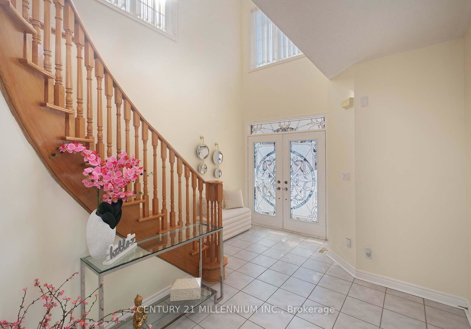5869-yachtsman-cross-mississauga-ontario-w12901242