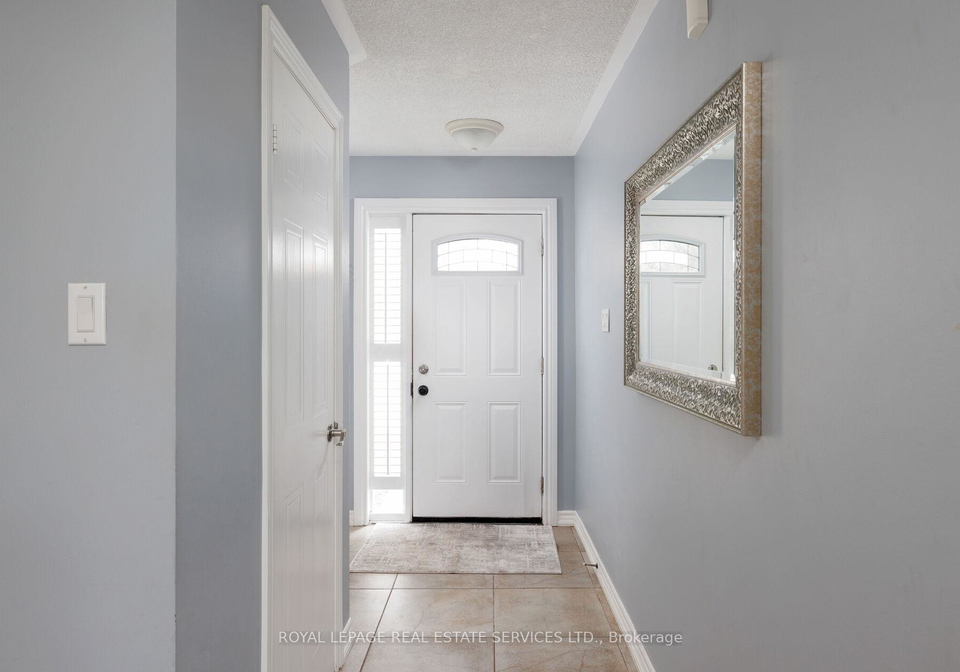 1240-westview-terrace-oakville-ontario-w12901728