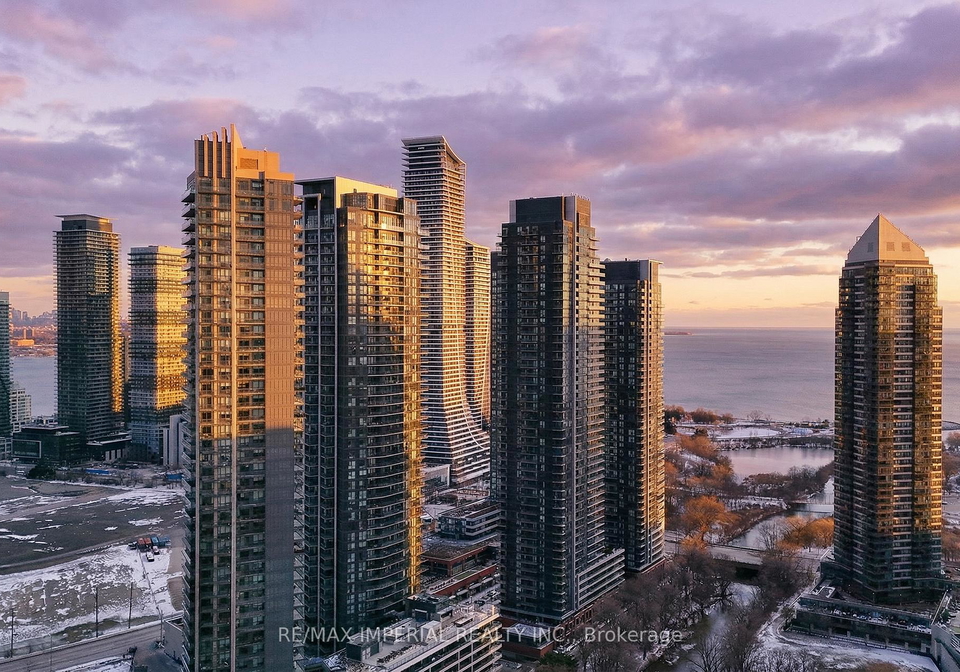 2220-lake-shore-boulevard-w-etobicoke-ontario-w12902086