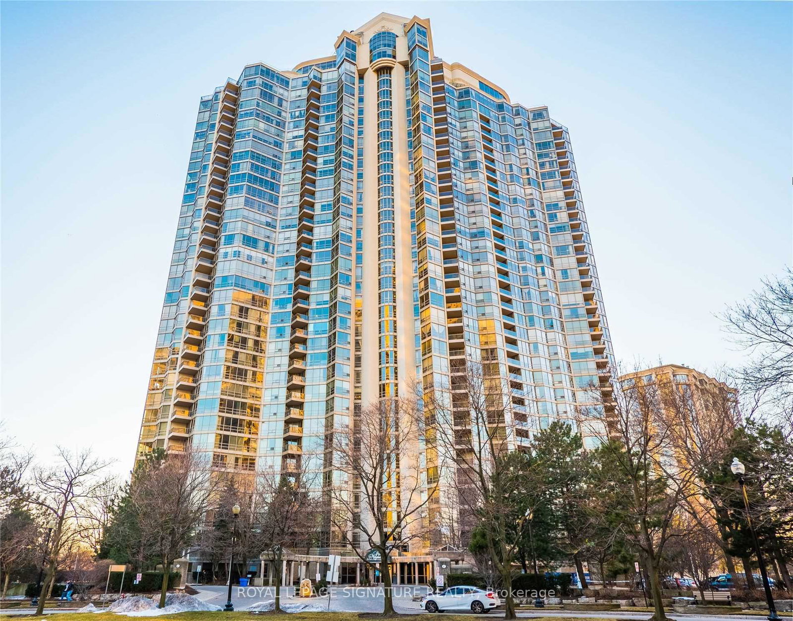 45-kingsbridge-garden-circle-mississauga-ontario-w12902090