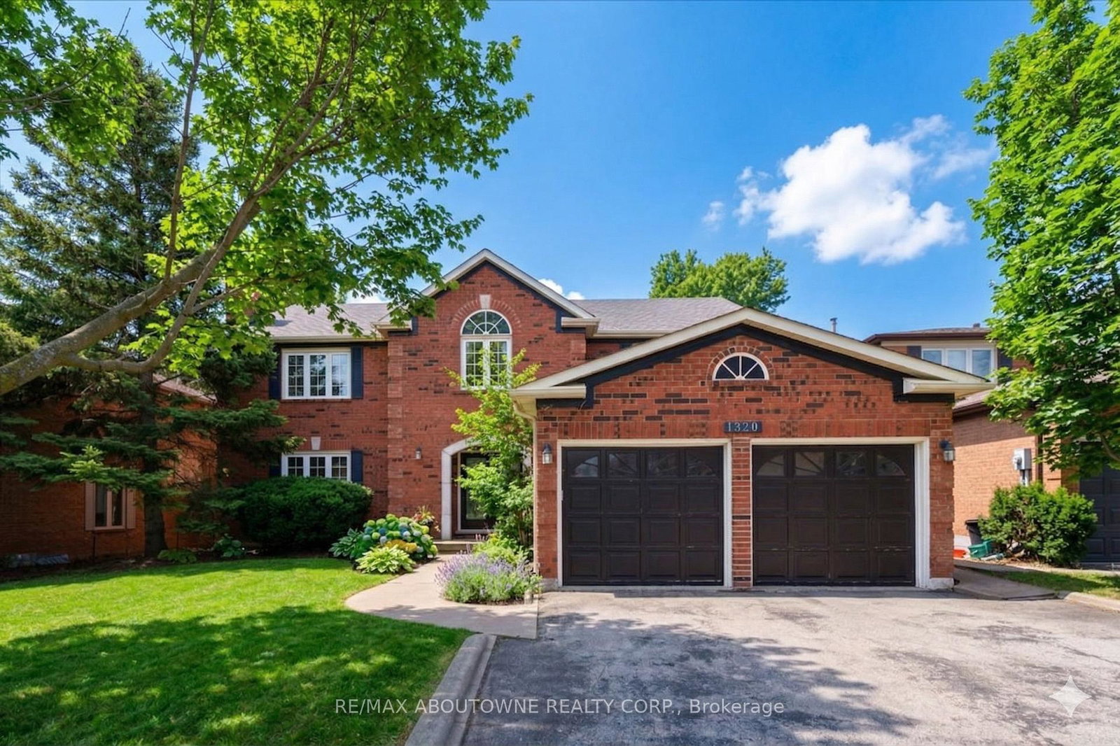 1320-monks-passage-oakville-ontario-w12902636
