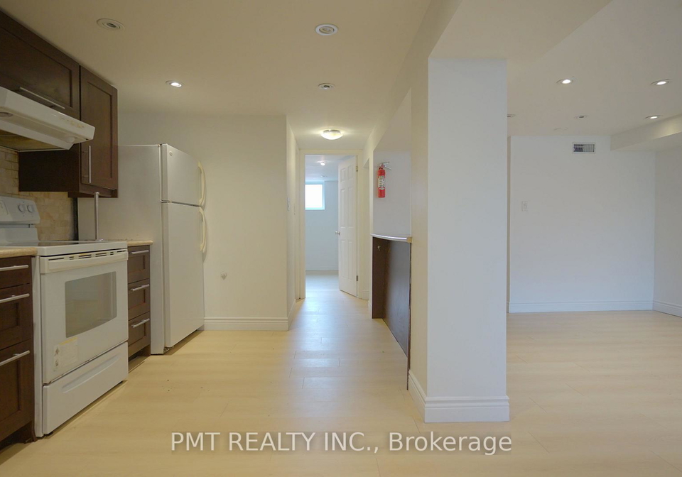 7-harvard-avenue-toronto-ontario-w12903436